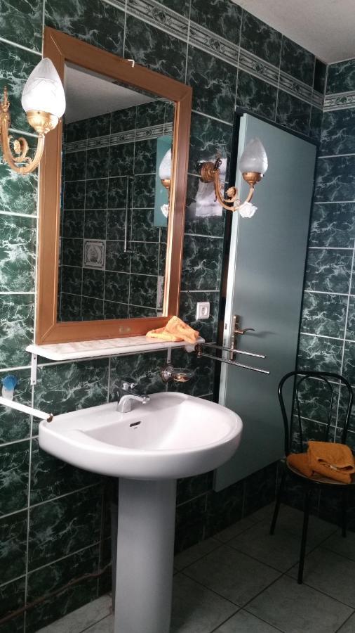Bed and Breakfast Basse-Cour De Montin Au 256 Chemin De La Rocaille A 38510 Vezeronce Curtin Morestel Exterior foto